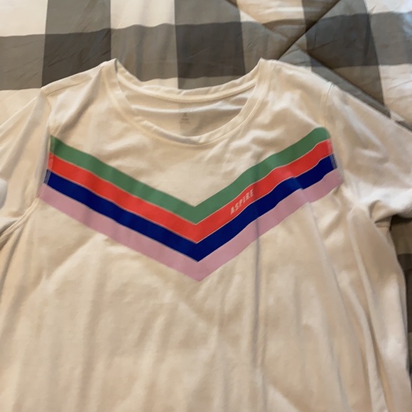 Old Navy Active GO-DRY active tee shirt. - Picture 2 of 4